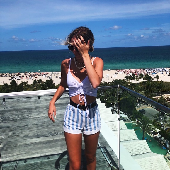 Meet your Posher, Isabelle - Picture 3 of 3